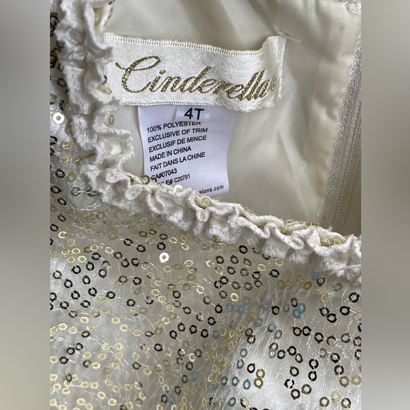 “Cinderella” girls, gold, sequined event dress size 4T. Smoke free - Picture 3 of 7
